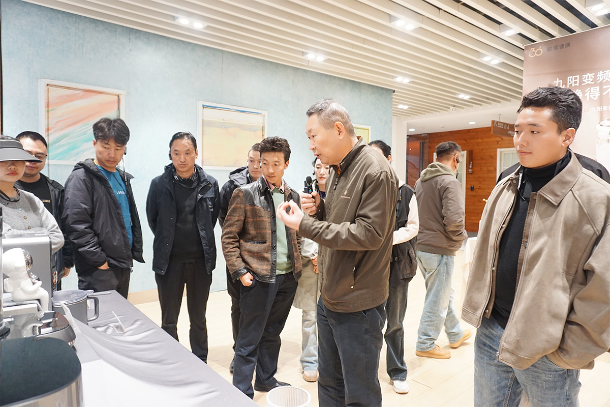 培訓(xùn)班在下沙九陽工業(yè)園現(xiàn)場教學(xué)